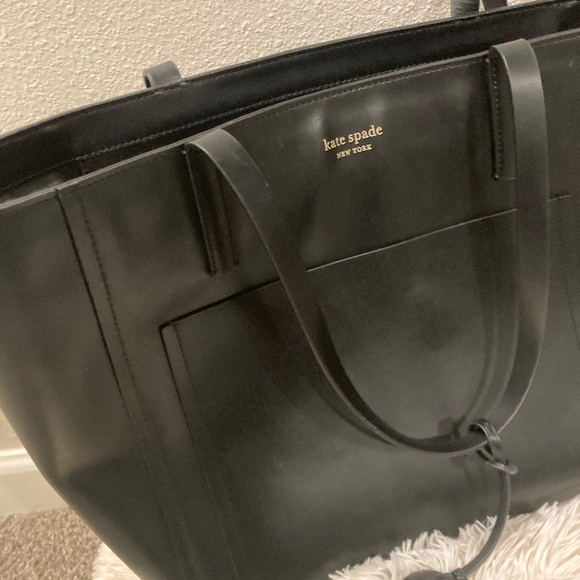 Kate Spade Handbags - Kate Spade Tote